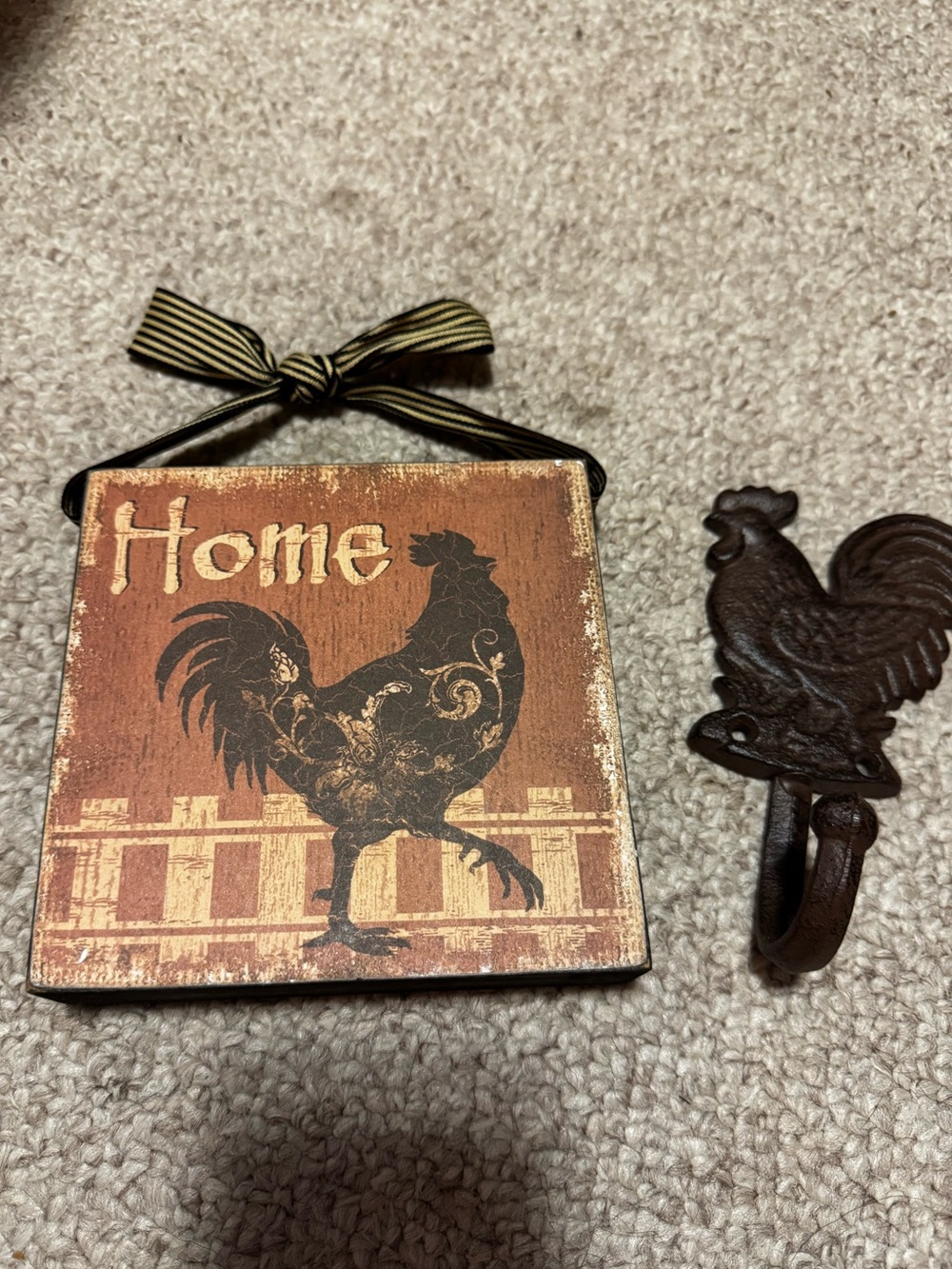 Rooster decor